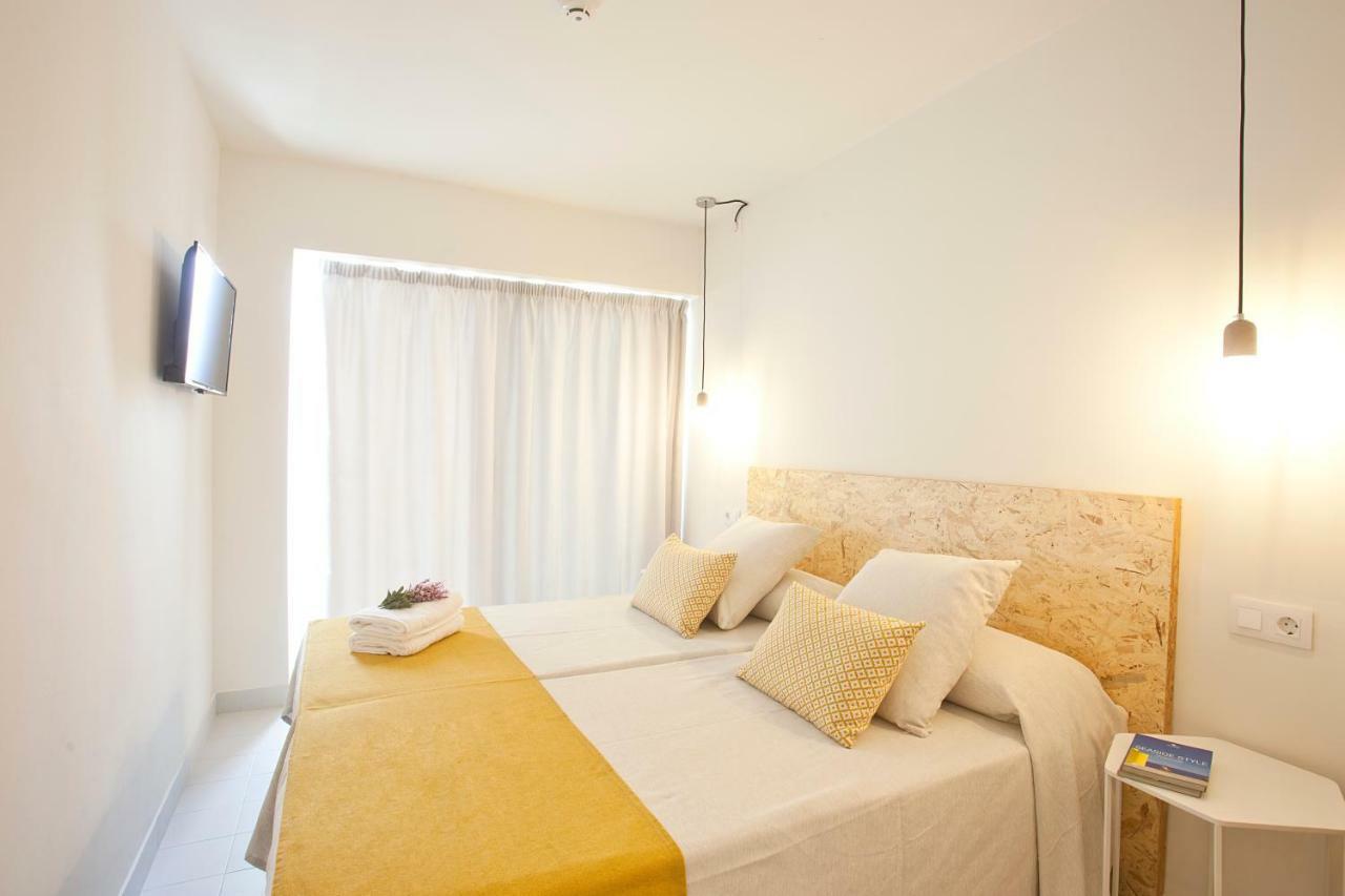 Bj Cala Morlanda Estudios (Adults Only) S'Illot  Exteriör bild